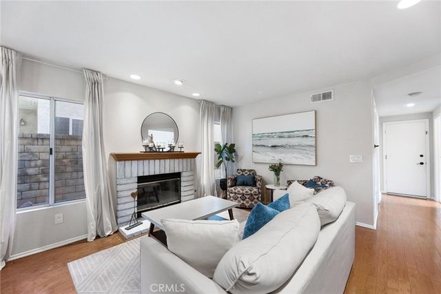 28205 Stonington Lane, Saugus, CA 91350