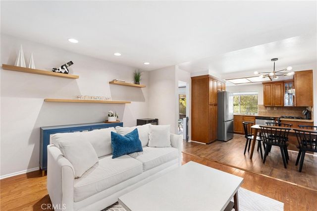 28205 Stonington Lane, Saugus, CA 91350