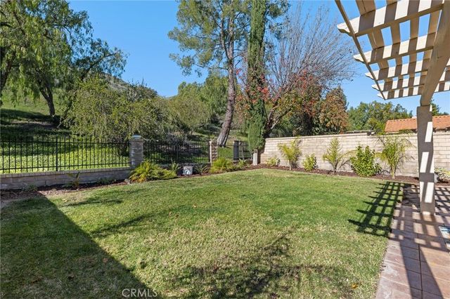 28205 Stonington Lane, Saugus, CA 91350
