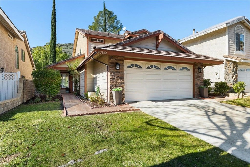 28205 Stonington Lane, Saugus, CA 91350