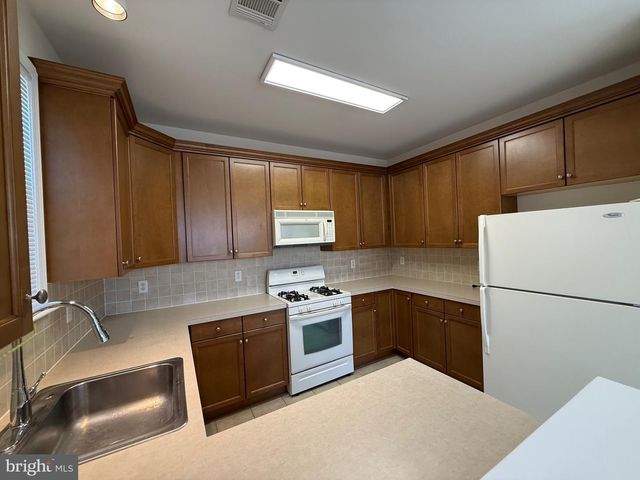 231 MASTERSON CT, Ewing, NJ 08618