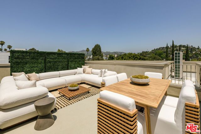 1125 Sanborn Avenue, Los Angeles, CA 90029