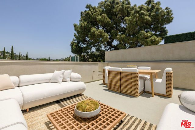 1125 Sanborn Avenue, Los Angeles, CA 90029