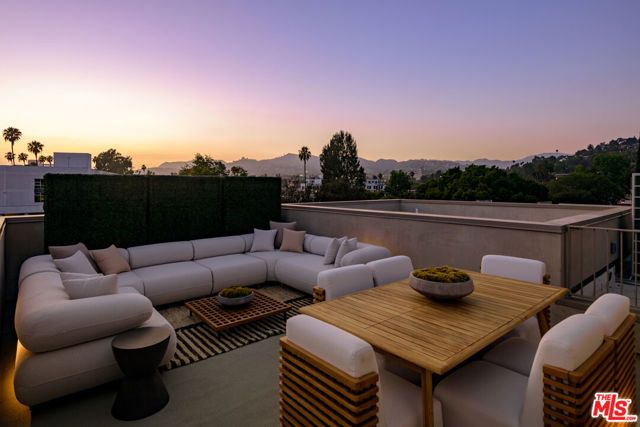 1125 Sanborn Avenue, Los Angeles, CA 90029
