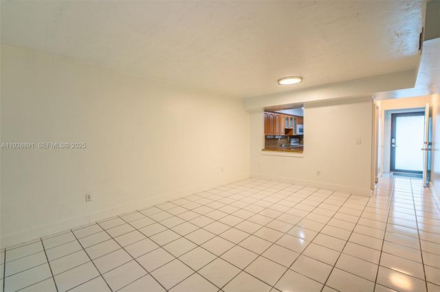 895 W 80th Place, Hialeah, FL 33014