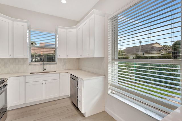 1898 Capeside Circle, Wellington, FL 33414