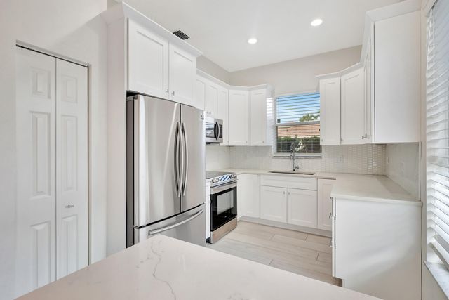 1898 Capeside Circle, Wellington, FL 33414