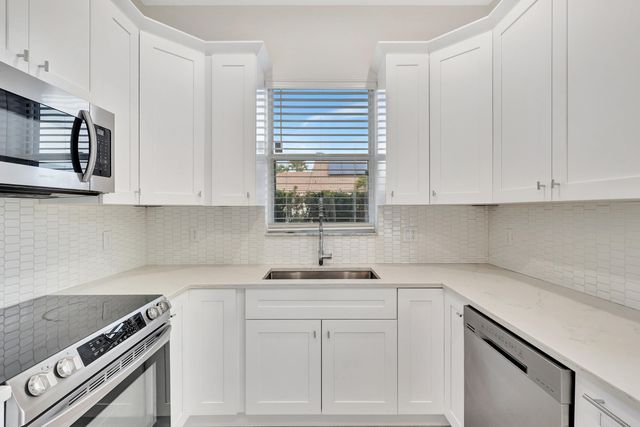 1898 Capeside Circle, Wellington, FL 33414