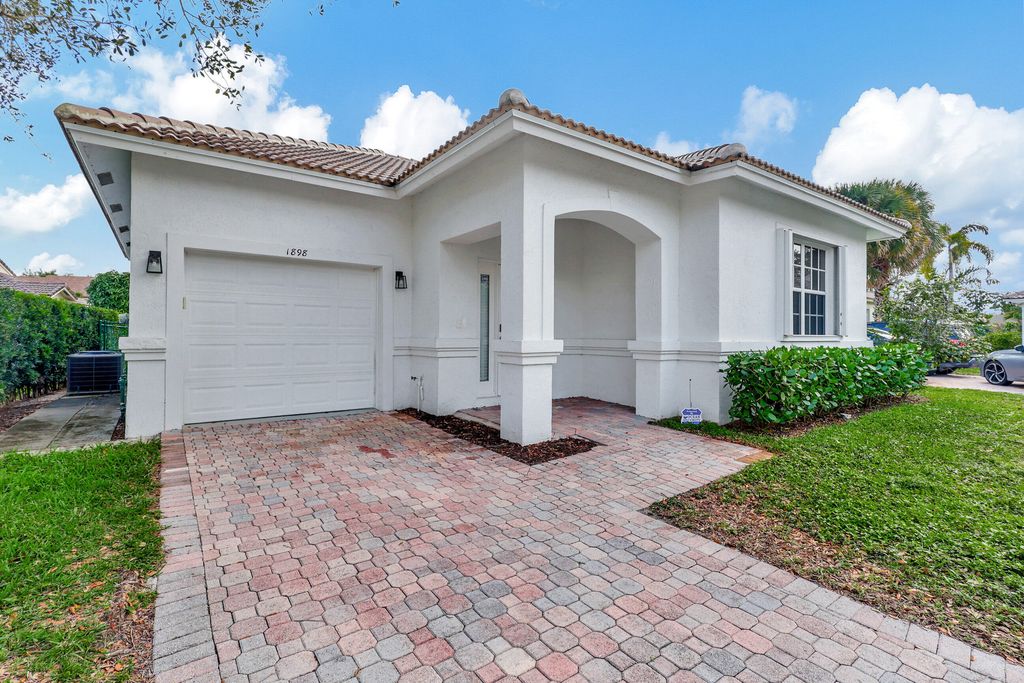 1898 Capeside Circle, Wellington, FL 33414
