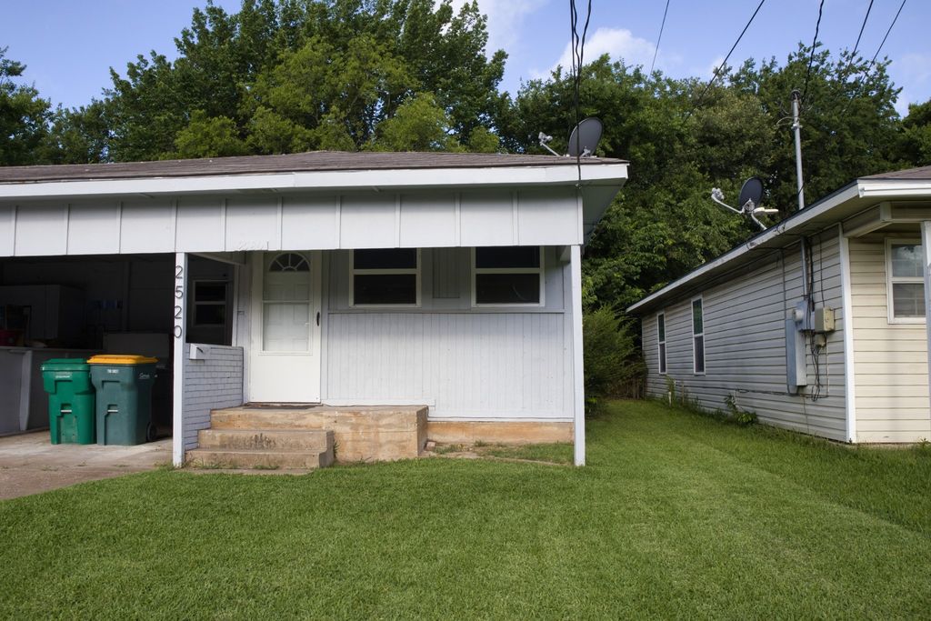 2520 N Hickory Street, Sherman, TX 75092