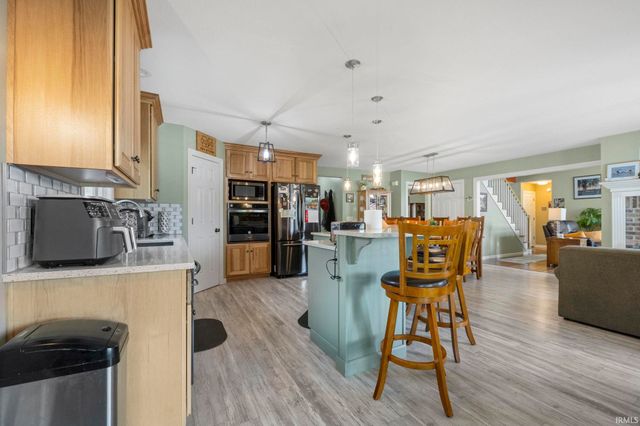 2725 W Buckles Road, Columbia City, IN 46725