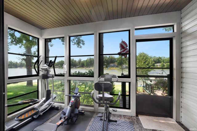 2725 W Buckles Road, Columbia City, IN 46725