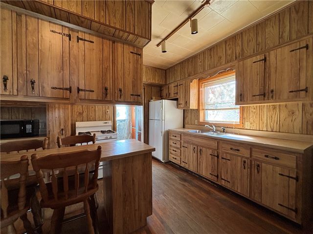 8 South Edgar Street, Kane Boro, PA 16735