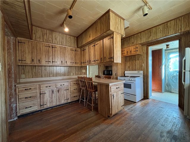 8 South Edgar Street, Kane Boro, PA 16735