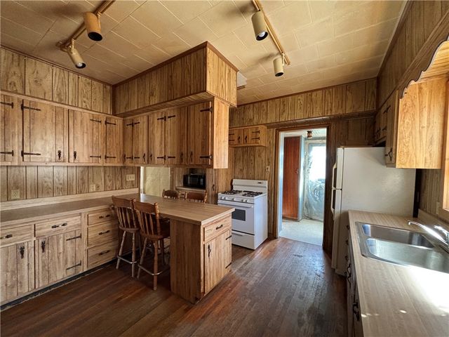 8 South Edgar Street, Kane Boro, PA 16735