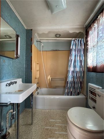 8 South Edgar Street, Kane Boro, PA 16735