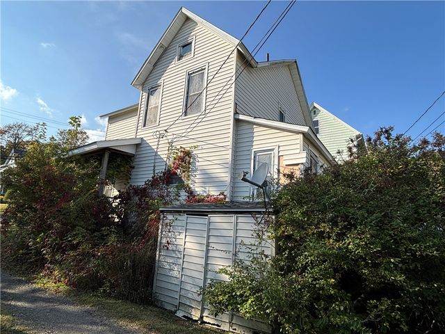 8 South Edgar Street, Kane Boro, PA 16735