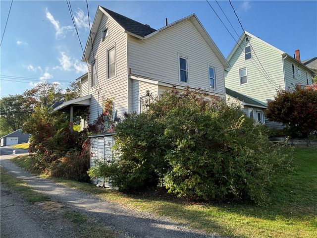 8 South Edgar Street, Kane Boro, PA 16735
