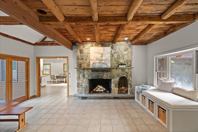 364 Chestnut St, Wilmington, MA 01887