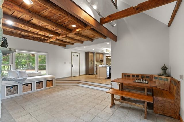 364 Chestnut St, Wilmington, MA 01887