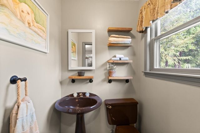 364 Chestnut St, Wilmington, MA 01887