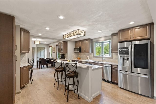 364 Chestnut St, Wilmington, MA 01887
