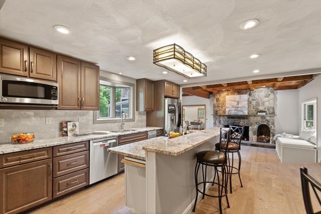 364 Chestnut St, Wilmington, MA 01887