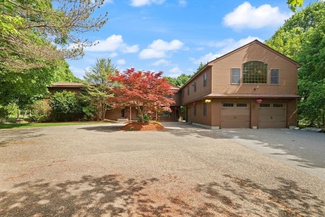 364 Chestnut St, Wilmington, MA 01887