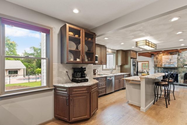 364 Chestnut St, Wilmington, MA 01887