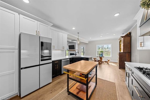 8009 Honkers Hollow Drive, Stokesdale, NC 27357