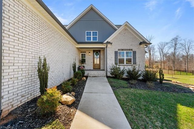 8009 Honkers Hollow Drive, Stokesdale, NC 27357