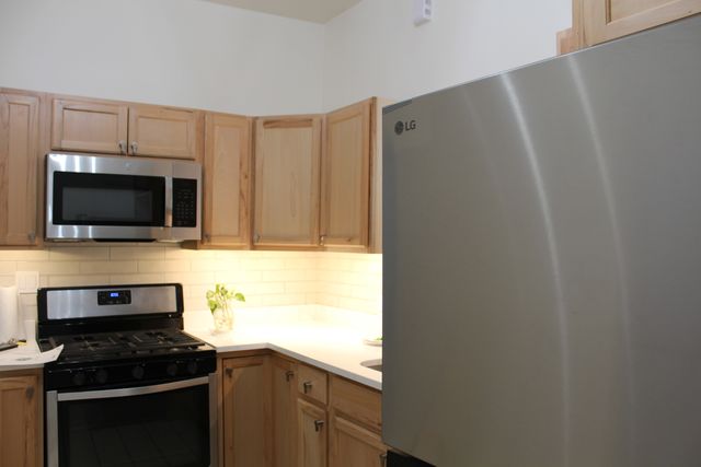 2834 W Fletcher Street 2R, Chicago, IL 60618