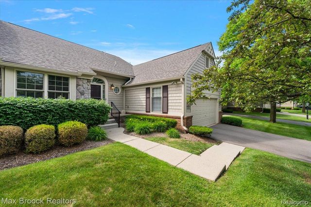 2478 WILDBROOK Run, Bloomfield Charter Township, MI 48304