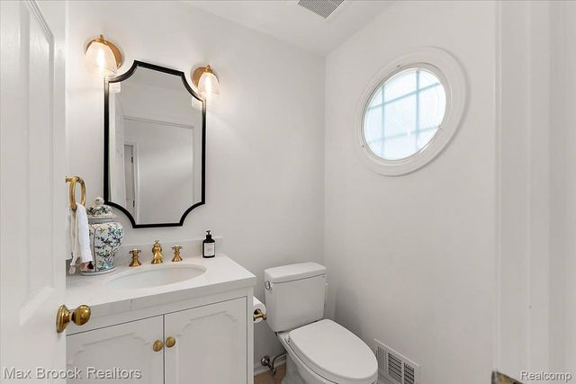 2478 WILDBROOK Run, Bloomfield Charter Township, MI 48304