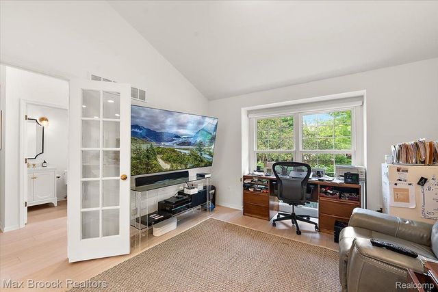 2478 WILDBROOK Run, Bloomfield Charter Township, MI 48304