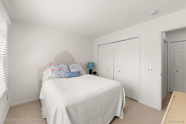 2478 WILDBROOK Run, Bloomfield Charter Township, MI 48304