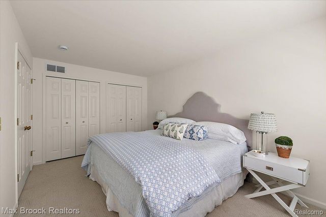 2478 WILDBROOK Run, Bloomfield Charter Township, MI 48304