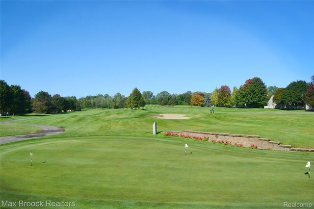 2478 WILDBROOK Run, Bloomfield Charter Township, MI 48304