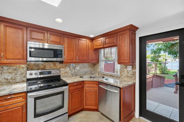 234 E 18TH Street, Hialeah, FL 33010
