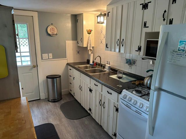 30 Marjorie Avenue, Pocasset, MA 02559