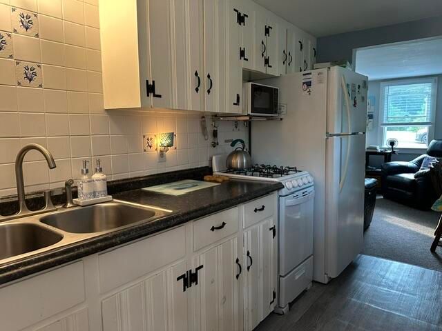 30 Marjorie Avenue, Pocasset, MA 02559