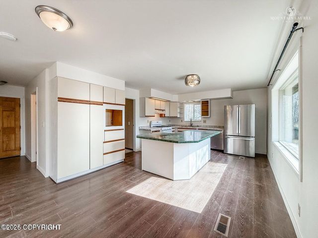 8747 S Twilight Drive, Wasilla, AK 99623