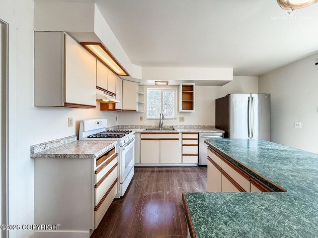 8747 S Twilight Drive, Wasilla, AK 99623