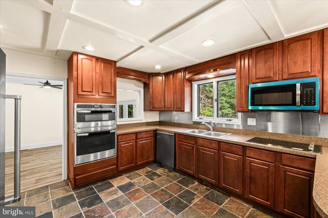 2355 MATHIAS POINT RD, King George, VA 22485