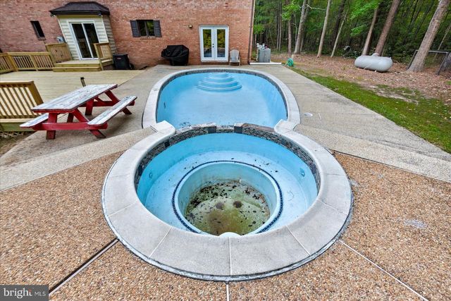 2355 MATHIAS POINT RD, King George, VA 22485