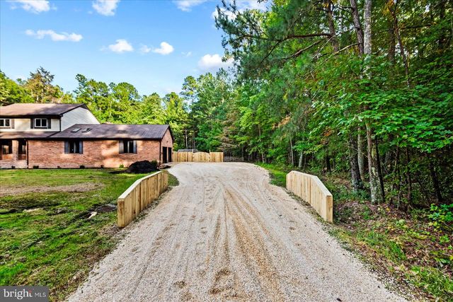 2355 MATHIAS POINT RD, King George, VA 22485