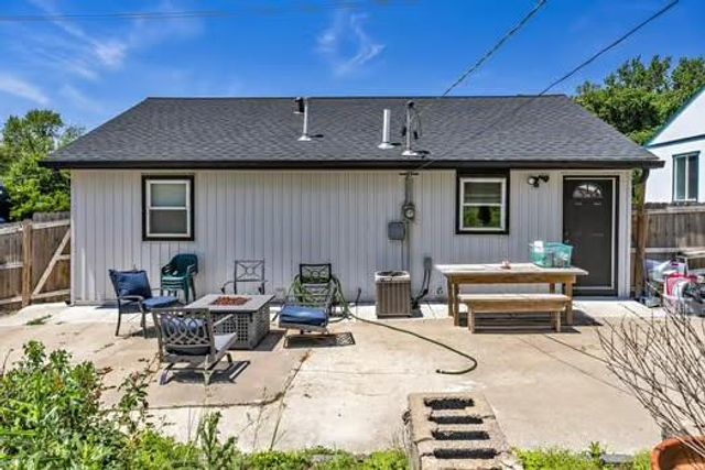 19 S 12th Street, Kansas City, KS 66102