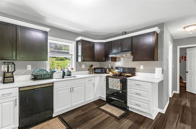 19 S 12th Street, Kansas City, KS 66102