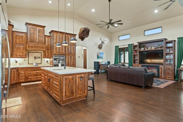 837 W Bralliar Road, Wickenburg, AZ 85390