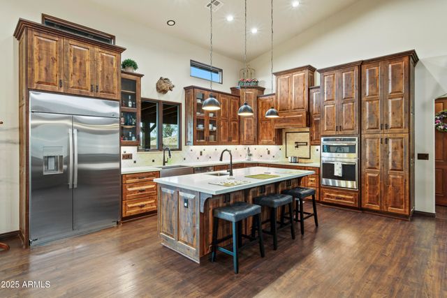 837 W Bralliar Road, Wickenburg, AZ 85390